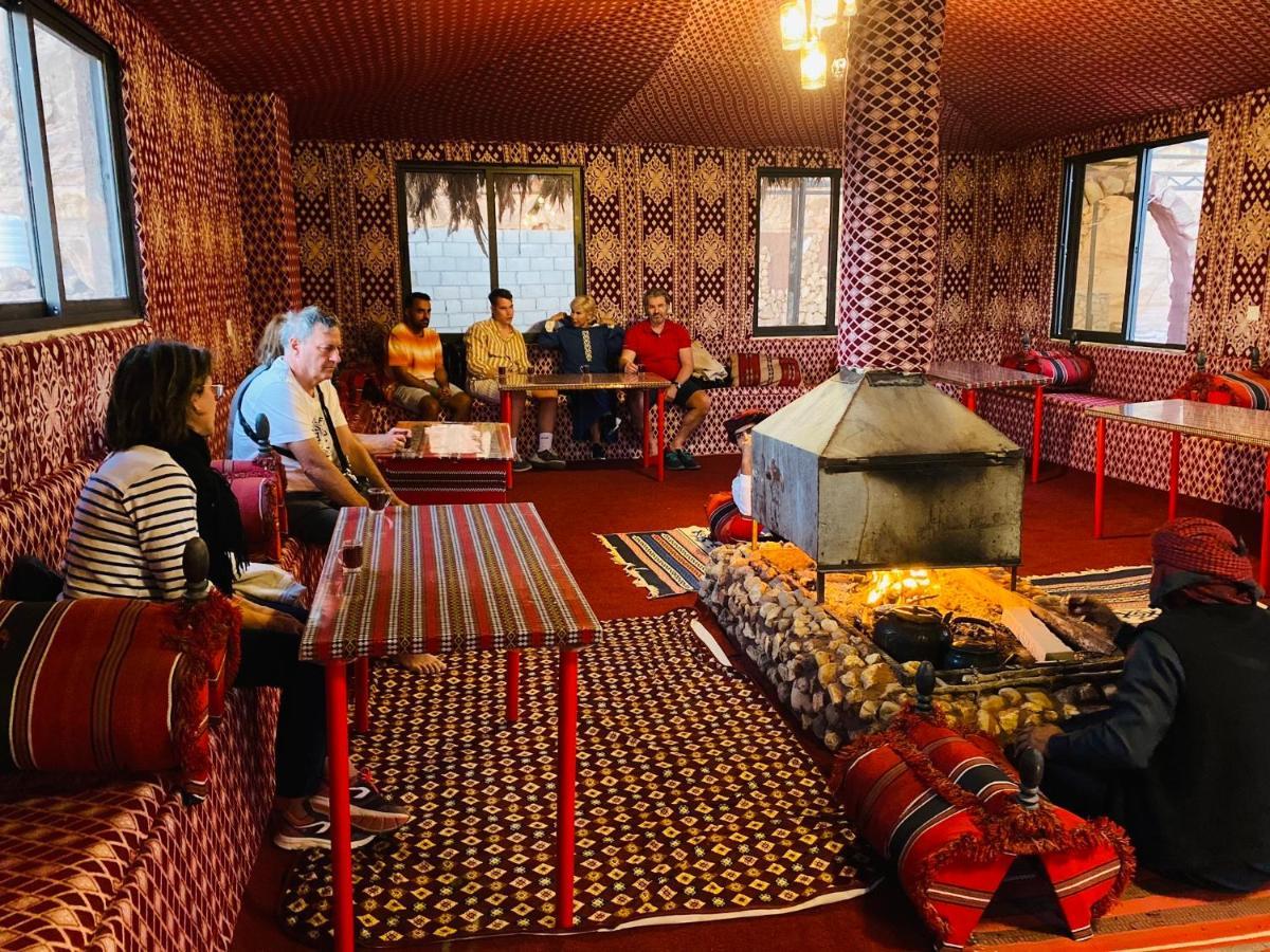 Star Guide Luxury Camp Hotel Wadi Rum Exterior photo