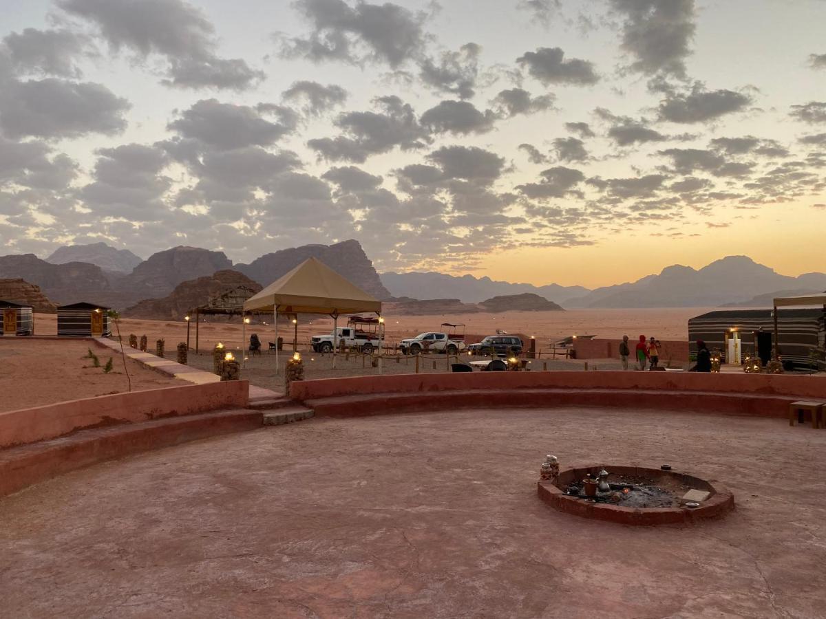 Star Guide Luxury Camp Hotel Wadi Rum Exterior photo